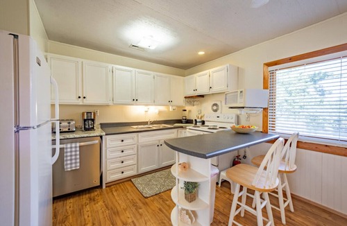 Avon Cottage | Charming beach cottage, 2 min. walk to the ocean! Pet friendly.