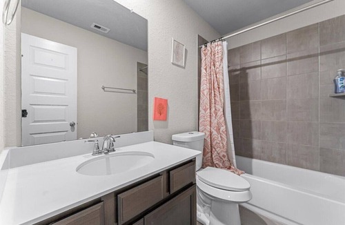 Cypress Bed & Breakfast | Charming bed Peaceful and spacious in enjoyable Cypress with AC, WiFi
