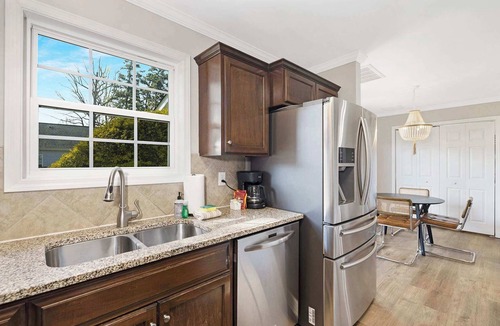 North Belmont House | Charming Belmont Retreat - 3 beds & Private Yard
