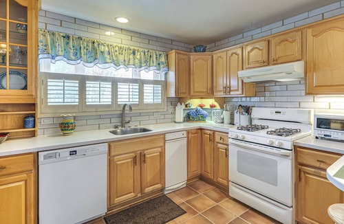 Seminary Hill House | Charming Boutique Home in West End Alexandria!