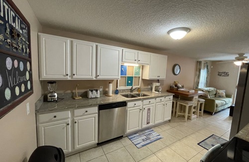 Jacksonville Beach House | Charming Bungalow Close to Beach, Golf and Entertainment