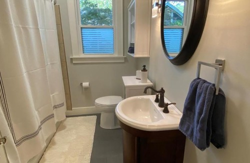 Oakhurst House | Charming bungalow minutes from uptown Charlotte