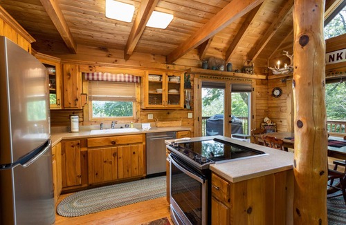 Sugar Mountain Cabin | Charming Cabin Atop Sugar Mountain