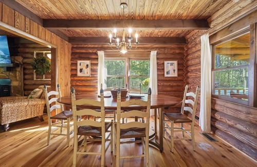 Crawfordville Cabin | Charming Cabin on 50 Wooded Acres with Pond & Pool. Great for families & friends