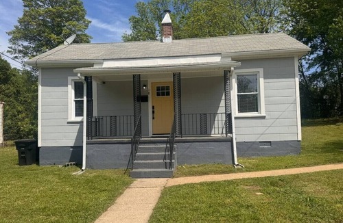 Danville House | Charming Central Home-3bd/1bath