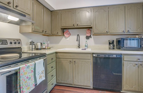 Chapel Hill House | Charming Chapel Hill Townhome Near University!