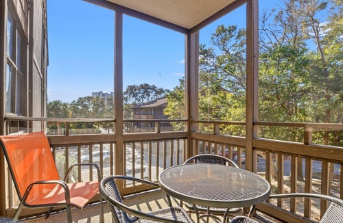 Myrtle Beach Condo | Charming Condo Steps from Ocean Annie's and the Beach - MC 227