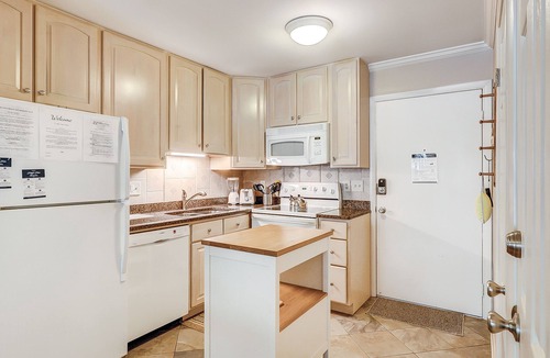 Folly Field Condo | Charming condo with shared pool and tennis - walk to the beach