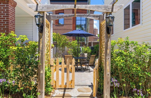 Westside Cottage | Charming Cottage in Downtown Charleston
