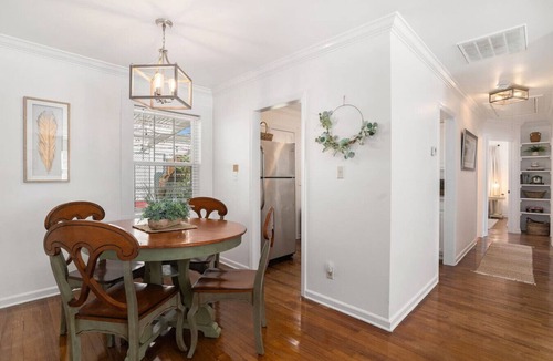 Mount Pleasant House | Charming, Cozy 3br/1ba Home Close to Shem Creek!