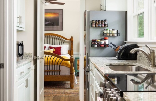 Lula Cottage | 🌿 Charming, cozy cottage on the quiet northern end of Lake Lanier, ideal for peaceful escapes, deep relaxation, and time to reconnect with nature away from the city.