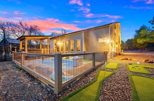 Broken Bow Cabin | Charming Creekside Escape: Pool, Putt-Putt, Game Room & Pet Friendly