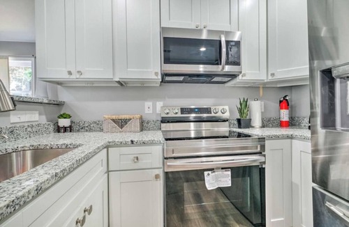 Twining House | Charming DC Home Near Transit and Local Hotspots