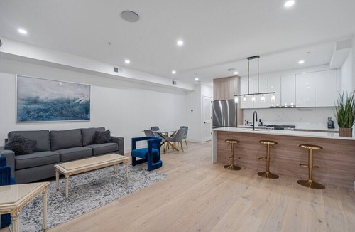 Petworth Bed & Breakfast | Charming DC Townhouse Condo| Explore Monuments, Museums & Vibrant Neighborhoods