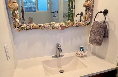 Kailua Apartment | Charming Dolphin Suite with AC in delightful Kailua