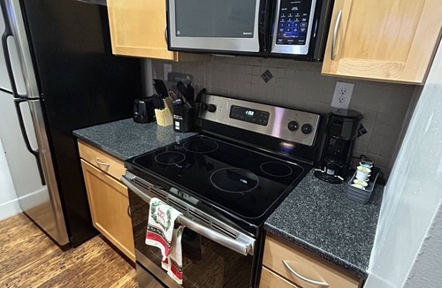 Church Hill Apartment | Charming Downtown Retreat, in Richmond, near VCU