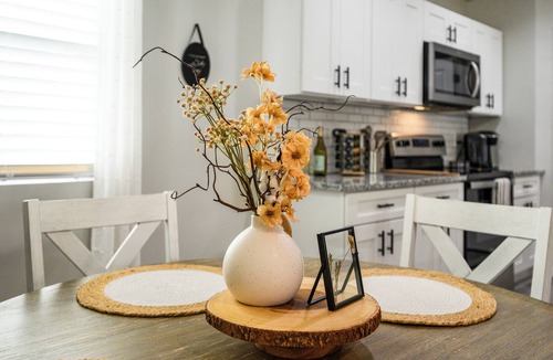 High Springs House | Charming Downtown High Springs Retreat. 3Bedroom 2Bath. 2 blocks to downtown
