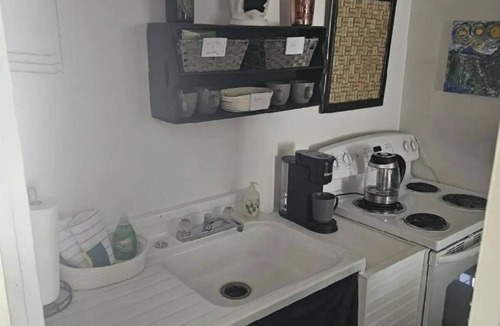 Lexington House | Charming Farmstay Retreat with Luxury Comforts in Lexington