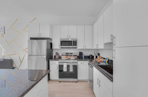 Greater East End Apartment | Charming Getaway