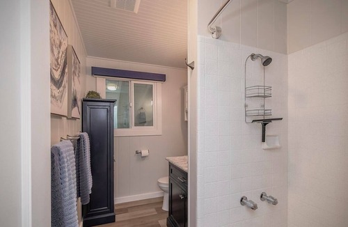 Waialee House | Charming Haleiwa Cottage Steps to Beautiful Beach