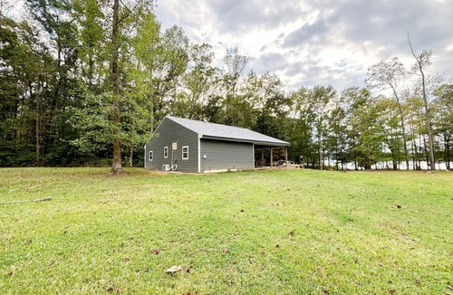Cullman Cabin | Charming Lakefront Cabin