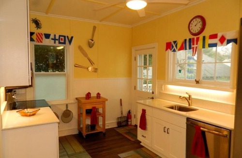 The Pines Cottage | Charming Ocean-Block Cottage, Steps to Beach & Boardwalk – Spacious & Cozy!