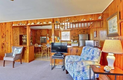 Nags Head House | Charming one level, 3 bedroom home in the heart of Nags Head!