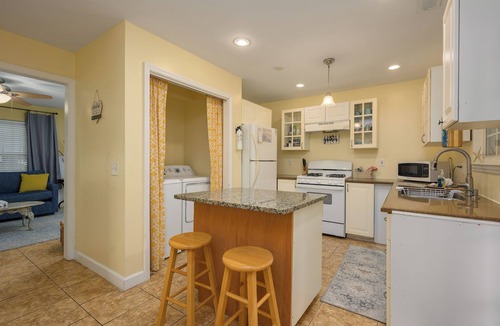 Port Royal House | Charming Port Royal Duplex – Walk to Shops, Dining & Sands Beach