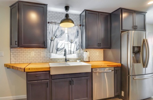 Fry's Spring House | Charming Retreat in Charlottesville w/Deck!