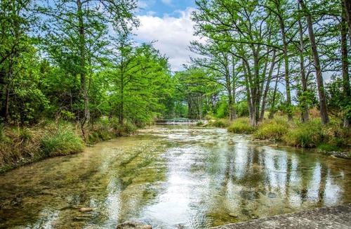 Medina House | Charming Riverside Cabin Escape with Outdoor Relaxation Spaces in Medina, Texas