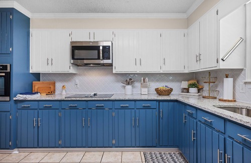 Valdosta House | Charming South Georgia Getaway Near VSU, Moody Airforce Base & Wild Adventures