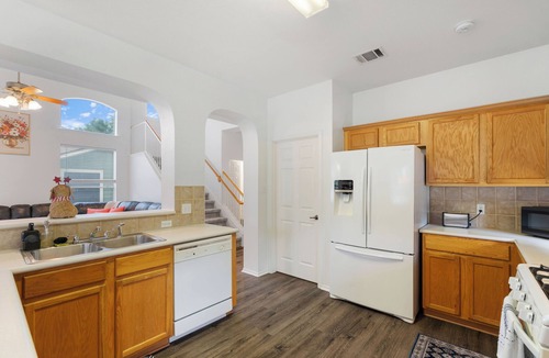 Kyle House | Charming, Spacious & Fun Retreat — Just 20 Minutes to Austin!