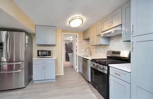 Baltimore House | Charming Stay with Free Parking!