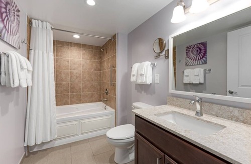 Cherry Grove Beach Hotel | Charming Studio suite in the heart of Myrtle Beach.