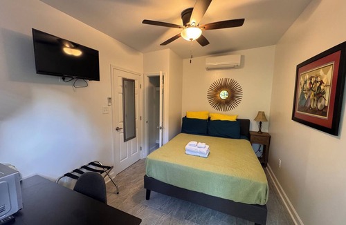Faubourg Delachaise Apartment | Charming Studio Cabin under Oak tree 2 mins walk to Magazine quiet neighborhood,