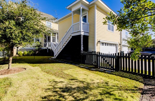 Charleston Apartment | Charming studio with 3 pools, kitchenette & central AC