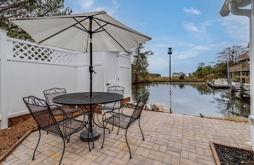 Bay Vista Cottage | Charming Tiny Home in Rehoboth Beach with a Water View