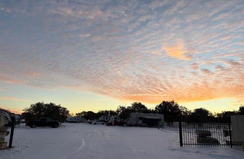 Oatmeal Villa | Charming Tiny Home Near Killeen & Fort Hood