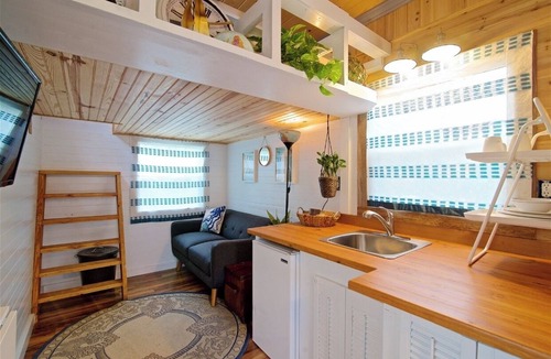 Southside Cottage | Charming Tiny house cottage in Jacksonville with private yard and self check in