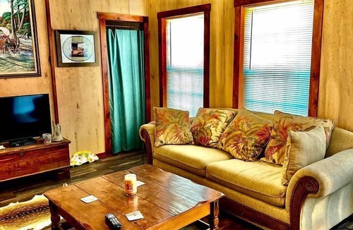 Llano Cabin | Charming Tiny House Haven near Llano River in Texas