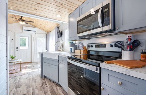 Guntersville Cottage | Charming Tiny Retreat Near Lake Guntersville
