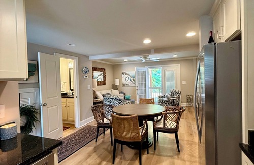 Morehead City House | Charming townhome just 15 minute walk from historic downtown Beaufort.