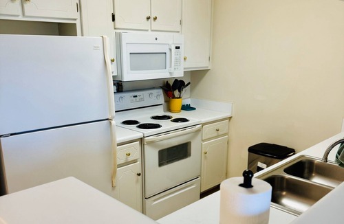 Enterprise House | Charming Townhome Minutes from Fort Novosel w/Pool Access