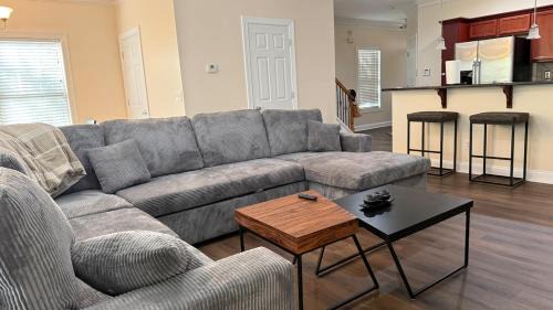 Snellville Villa | Charming townhouse ideally situated in Grayson