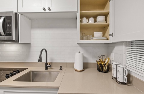 Griffin Heights Apartment | Charming Trio Executive Loft with WiFi, centrally located in Tallahassee