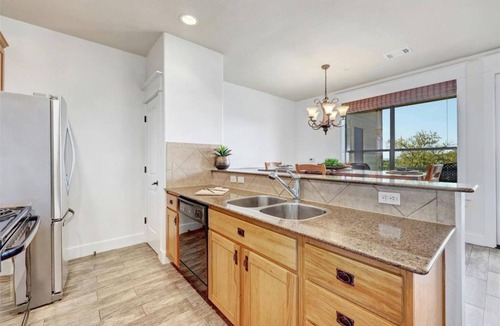 Leander Condo | Charming Villa on Lake Travis in Hill Country at Hollows Resort, Pools, Trails, Marina