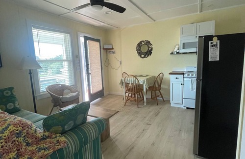 Ocracoke Apartment | Charming Waterfront 2-bedroom apartment in enchanting Ocracoke W Dock & kayaks.