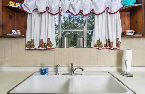 Willoughby Spit Cabin | Charming Waterfront 3 Bedroom Cabin by RedAwning
