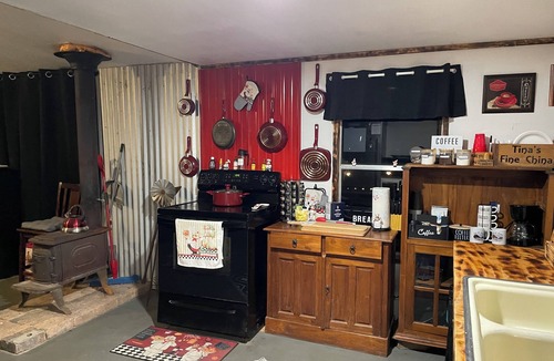 Huntsville House | Charming waterfront Bunkhouse Along Harmon Creek
