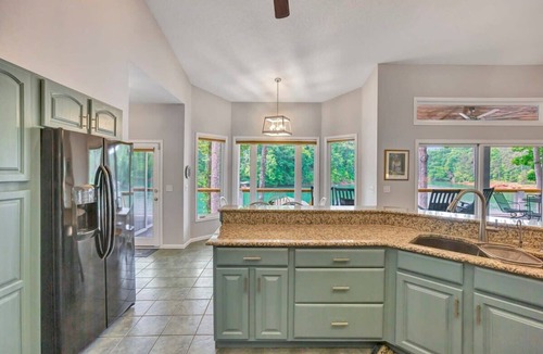 Indian Oaks House | Chartwell Pet Friendly Home in Secluded Cove